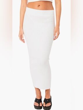 EDIKTED Leila Knit Maxi Skirt